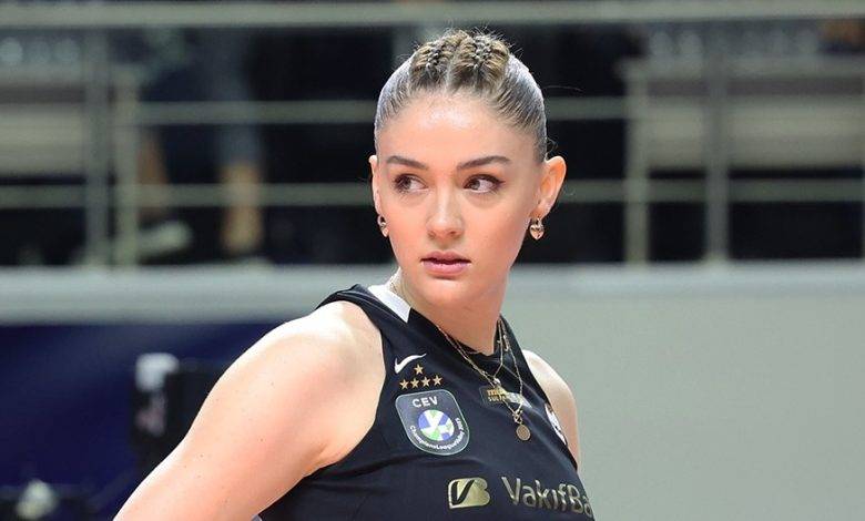 Spor dünyasında sürpriz aşk! Güzel voleybolcu Zehra Güneş yeni bir aşka yelken açtı 3