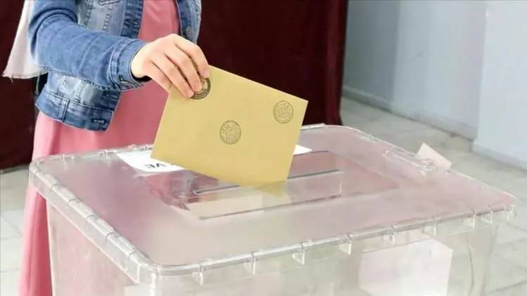 AK Parti elindeki en son yaptırdığı anketi yayınladı! İşte! Kurum ve İmamoğlu arasındaki en güncel anket sonucu 11