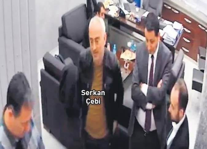 CHP'de para sayma skandalı ilçe belediyelere sıçradı, Belediye başkanının oğlu ve yardımcısının para sayma görüntüleri ortaya çıktı 6