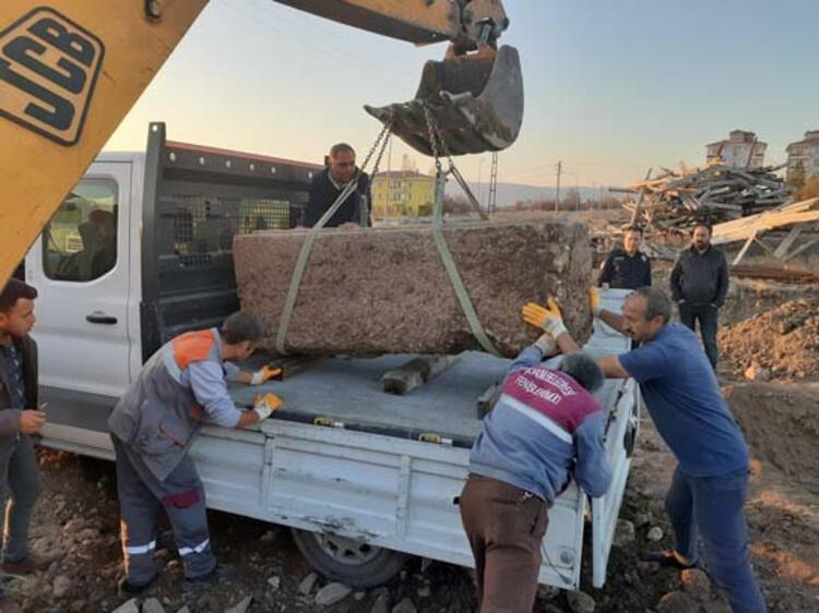 Yol çalışmasında Roma dönemi parçalarına rastlandı 12