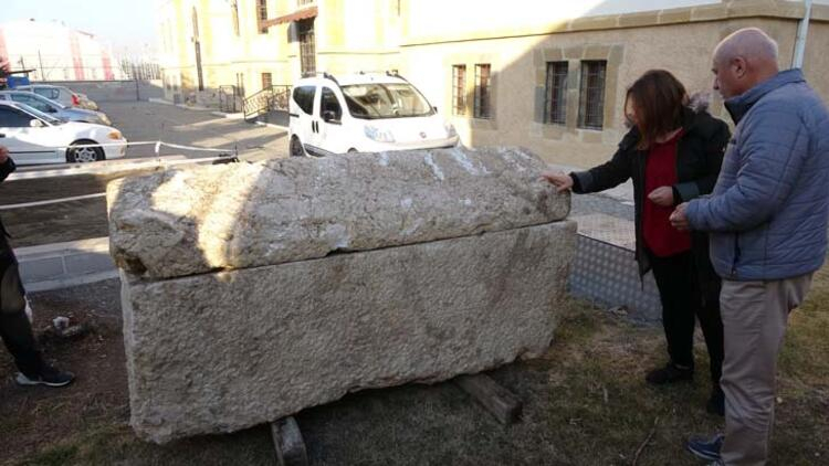 Yol çalışmasında Roma dönemi parçalarına rastlandı 5