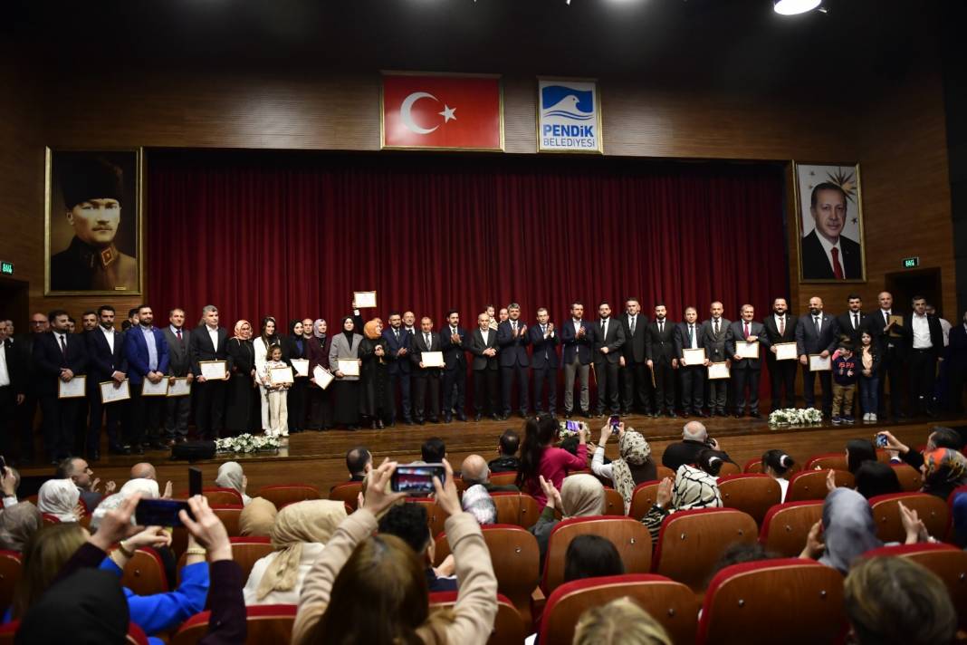 Pendik'te ikinci Ahmet Cin  dönemi, Mazbatasını aldı görevine başladı: ''Şimdi yeni işler zamanı'' 9