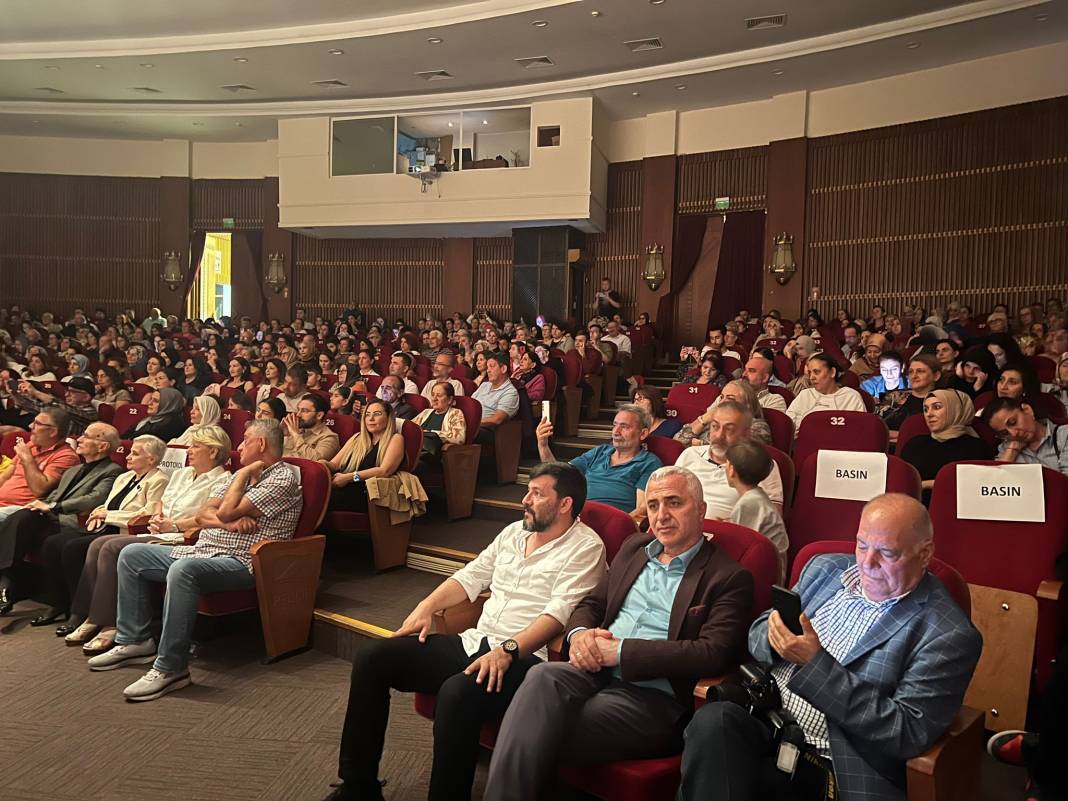 Pendik Halk Eğitim merkezinden muhteşem gece! İzleyenler Türk sanat müziğine doydu 11