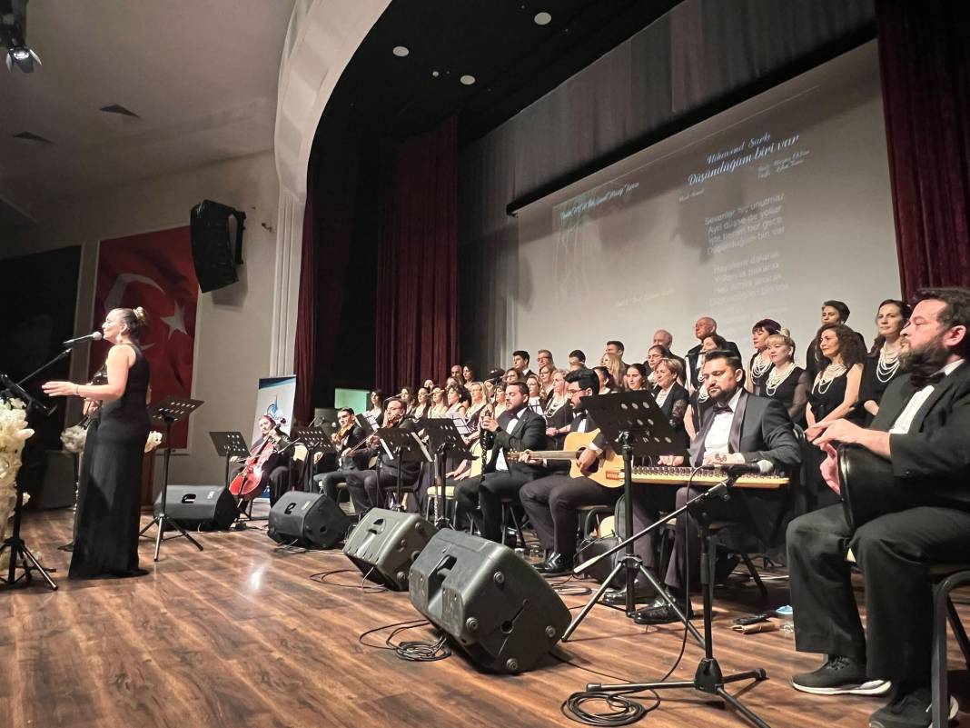 Pendik Halk Eğitim merkezinden muhteşem gece! İzleyenler Türk sanat müziğine doydu 4