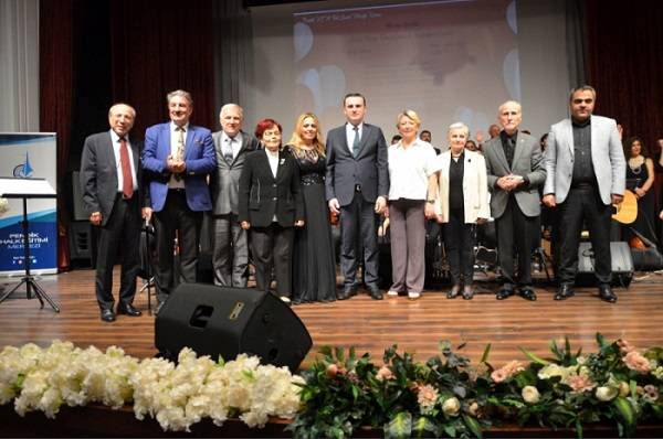 Pendik Halk Eğitim merkezinden muhteşem gece! İzleyenler Türk sanat müziğine doydu 9