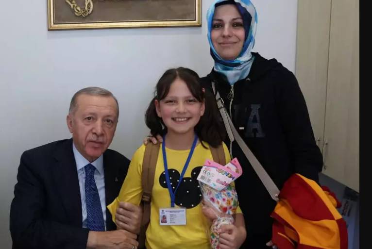 Başkan Erdoğan'a sevgi seli! Benzin istasyonuna girdi vatandaşlarla sohbet etti resim çektirdi 1