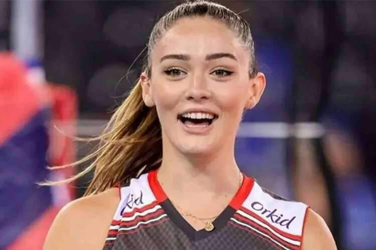 Güzelliği ile göz kamaştıran Milli voleybolcu Zehra Güneş'in sosyal medya paylaşımlarına hayranlarından yorum yağmuru 2