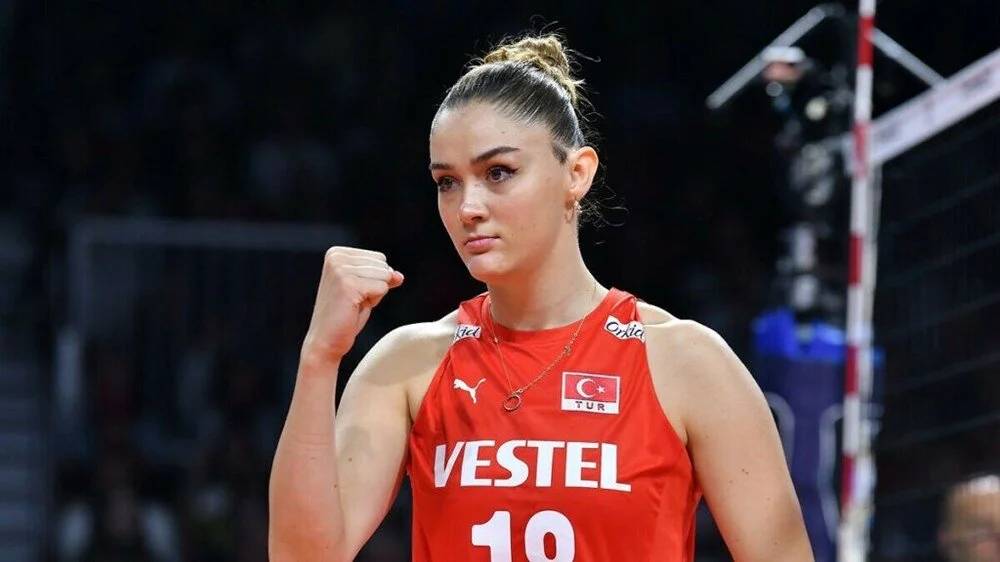 Güzelliği ile göz kamaştıran Milli voleybolcu Zehra Güneş'in sosyal medya paylaşımlarına hayranlarından yorum yağmuru 6