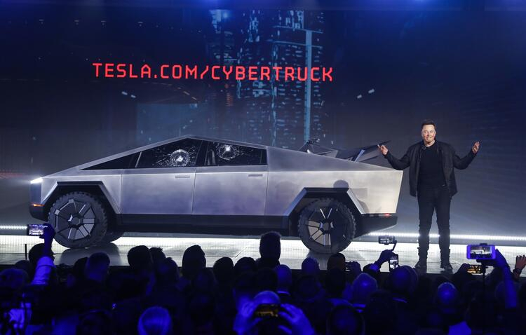 Elon Musk sonunda tanıttı! İşte zırhlı ve elektrikli pick-up 21