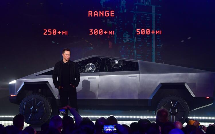 Elon Musk sonunda tanıttı! İşte zırhlı ve elektrikli pick-up 5