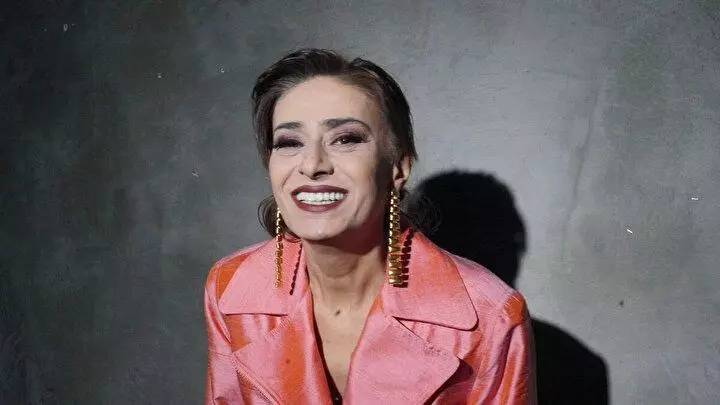 Yıldız Tilbe, baş örtüsü takarak yaptığı paylaşıma takipçilerinden beğeni ve yorum yağdı: 'Ne güzel olmuşsun Yıldız'ım ya' 2