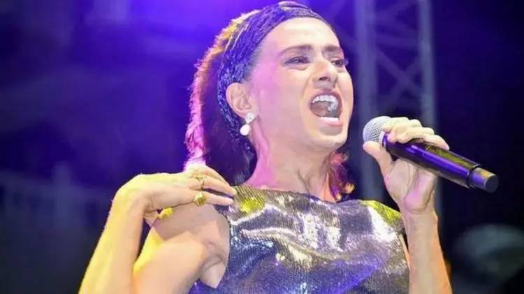 Yıldız Tilbe, baş örtüsü takarak yaptığı paylaşıma takipçilerinden beğeni ve yorum yağdı: 'Ne güzel olmuşsun Yıldız'ım ya' 3