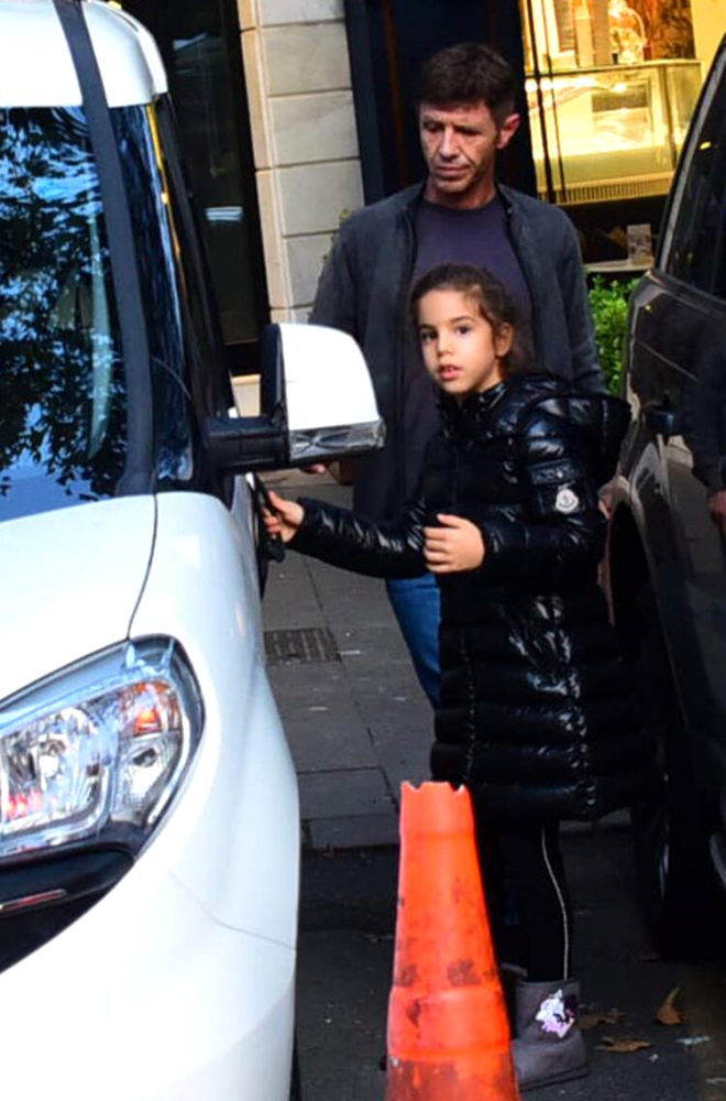 Ebru Gündeş'in kızı Alara'yı görenler gözlerine inanamadı! 1