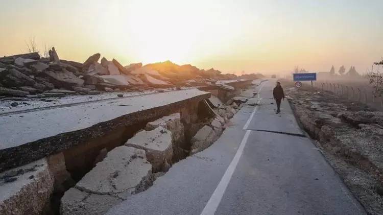 Türkiye'nin yeni deprem fay haritası güncellendi! 30 riskli il belirlendi! İşete güncel fay haritası ve riskli iller 9