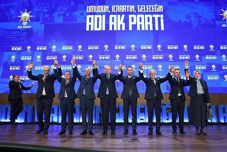 AK Parti'nin 23. yıl kuruluş yıl dönümünde partiye çok sürpriz isimler katıldı! İşte katılan o isimler! 8