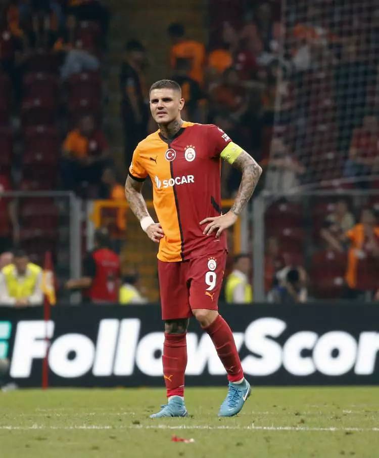 Dünyaya rezil olduk! Galatasaray- Young Boys maçında çıkan olaylar manşetlere böyle taşındı: Türkiye'de çılgınlık 16