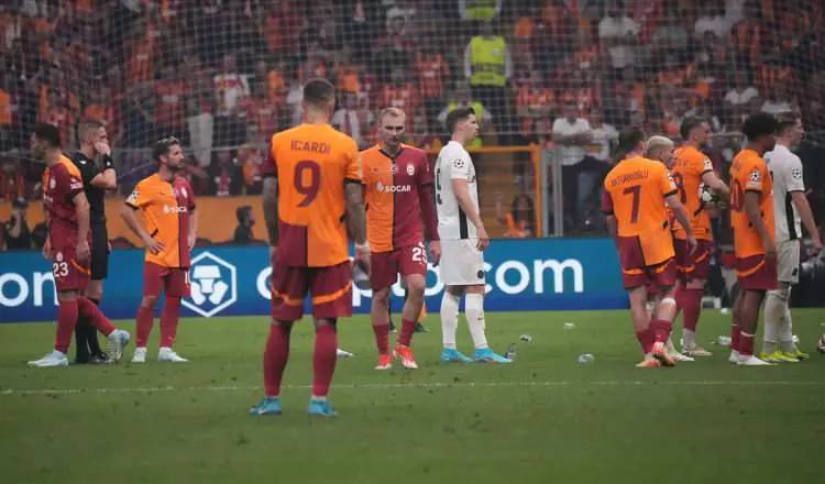 Dünyaya rezil olduk! Galatasaray- Young Boys maçında çıkan olaylar manşetlere böyle taşındı: Türkiye'de çılgınlık 19