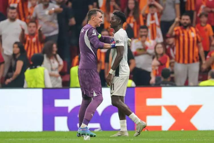 Dünyaya rezil olduk! Galatasaray- Young Boys maçında çıkan olaylar manşetlere böyle taşındı: Türkiye'de çılgınlık 4