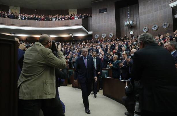 Ankara siyasetini sallayan yeni gelişme! Sadet Partili ve Gelecek Partili üç milletvekili AK Partiye katılıyor 8