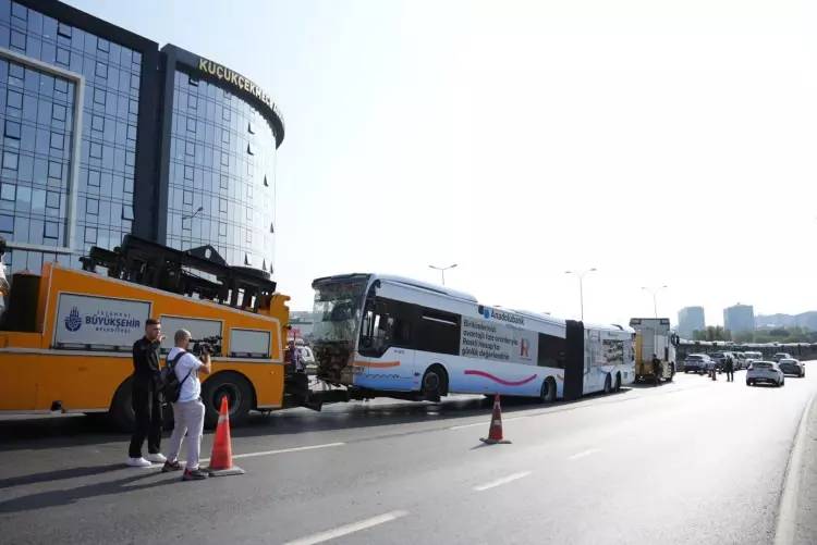 Küçükçekmece, Metrobüs kazasının nedeni belli oldu! İşte kaza raporundaki şok detaylar 13