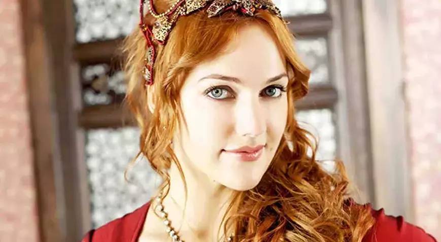 Böyle bir meslek Türkiye'de yok! Meryem Uzerli'nin eski mesleği ağızları açık bıraktı! 4