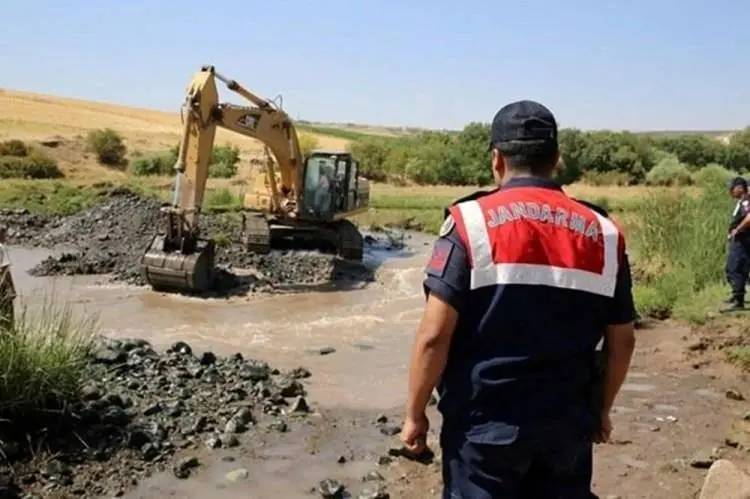 Narin cinayetinin sır perdesini aralayacak iki önemli kanıt! Çuval ve Pembe terlik detayı 20