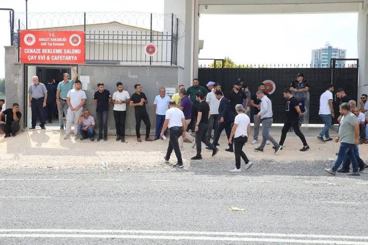 Türkiye'yi ağlatan Narin'e veda! Ağıtlarla toprağa verildi, giymek istediği gelinlik tabutuna örtüldü: İşte talihsiz narinin mezarı 3