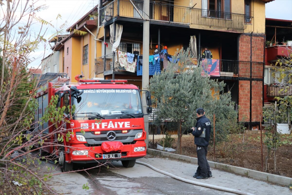 Anne çığlık çığlığa yardım istedi!  Vatandaşlar yardıma koştu 4