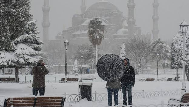 Sıcaklıklar düşüyor,İstanbul'a kar geliyor! 4