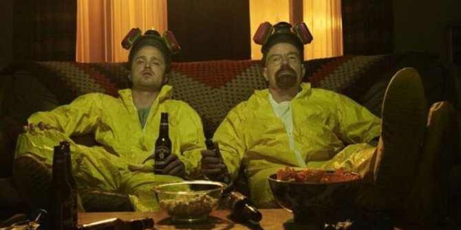 Breaking Bad gerçek oldu! Okul laboratuvarında metamfetamin üreten 2 öğretmen gözaltında