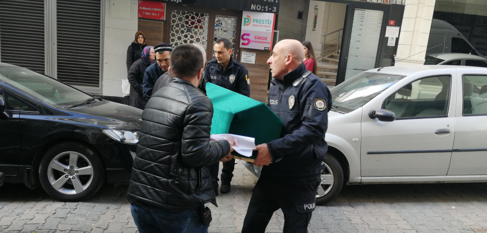 Dehşet evi! Eşini bıçakla öldürdü, teslim olup cinayeti nasıl işlediğini anlattı 4