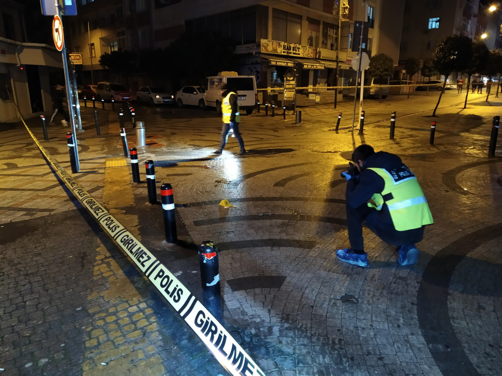 Sokakta maskeli saldırgan dehşeti! Kurşun yağdırdılar 4