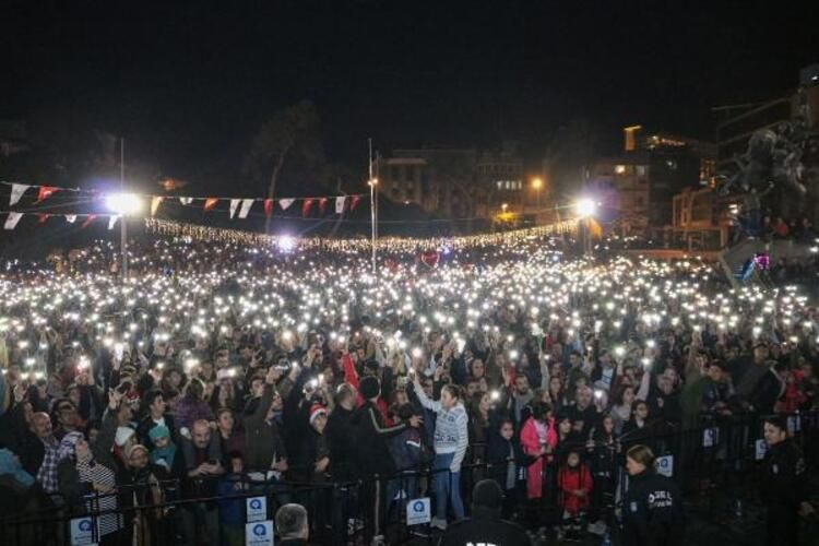 İşte Türkiye'nin birçok yerinden gelen yılbaşı manzaraları... 11