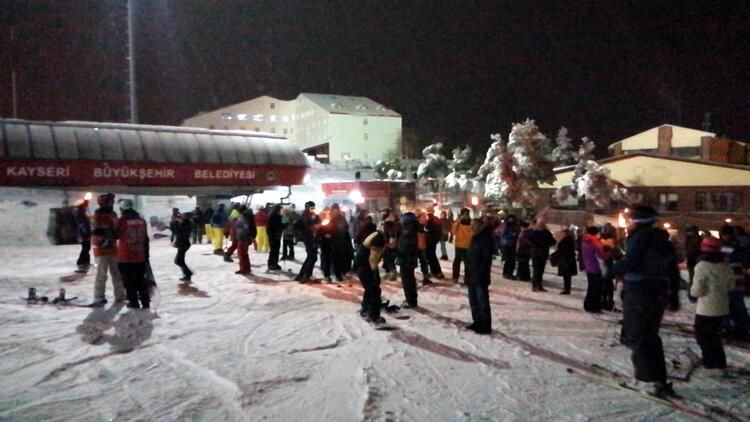 İşte Türkiye'nin birçok yerinden gelen yılbaşı manzaraları... 20