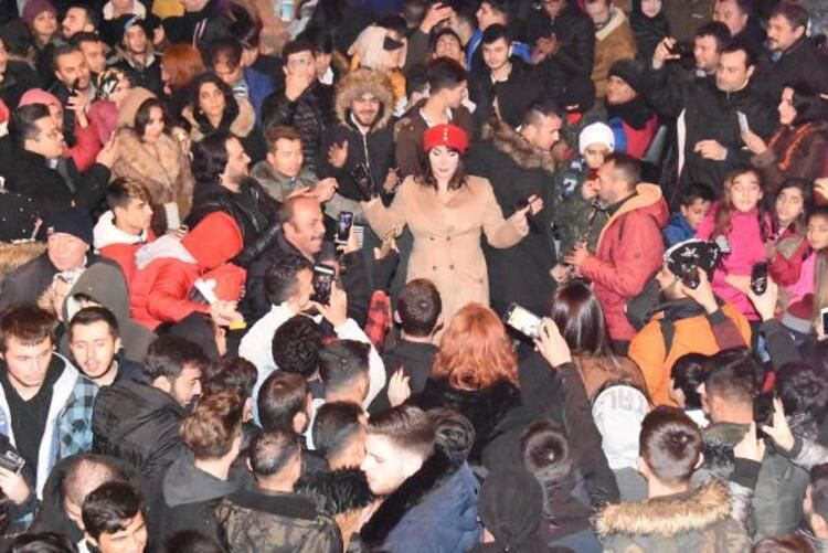 İşte Türkiye'nin birçok yerinden gelen yılbaşı manzaraları... 28