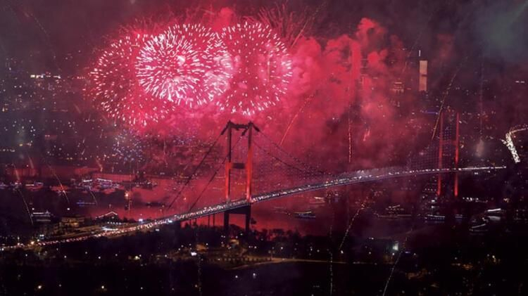 İşte Türkiye'nin birçok yerinden gelen yılbaşı manzaraları... 4