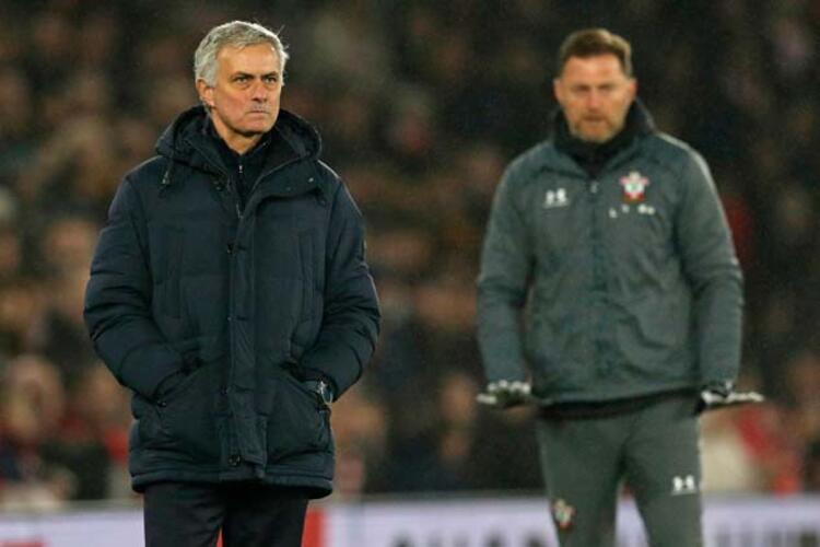 Mourinho'dan maç esnasında olay hareket! 4