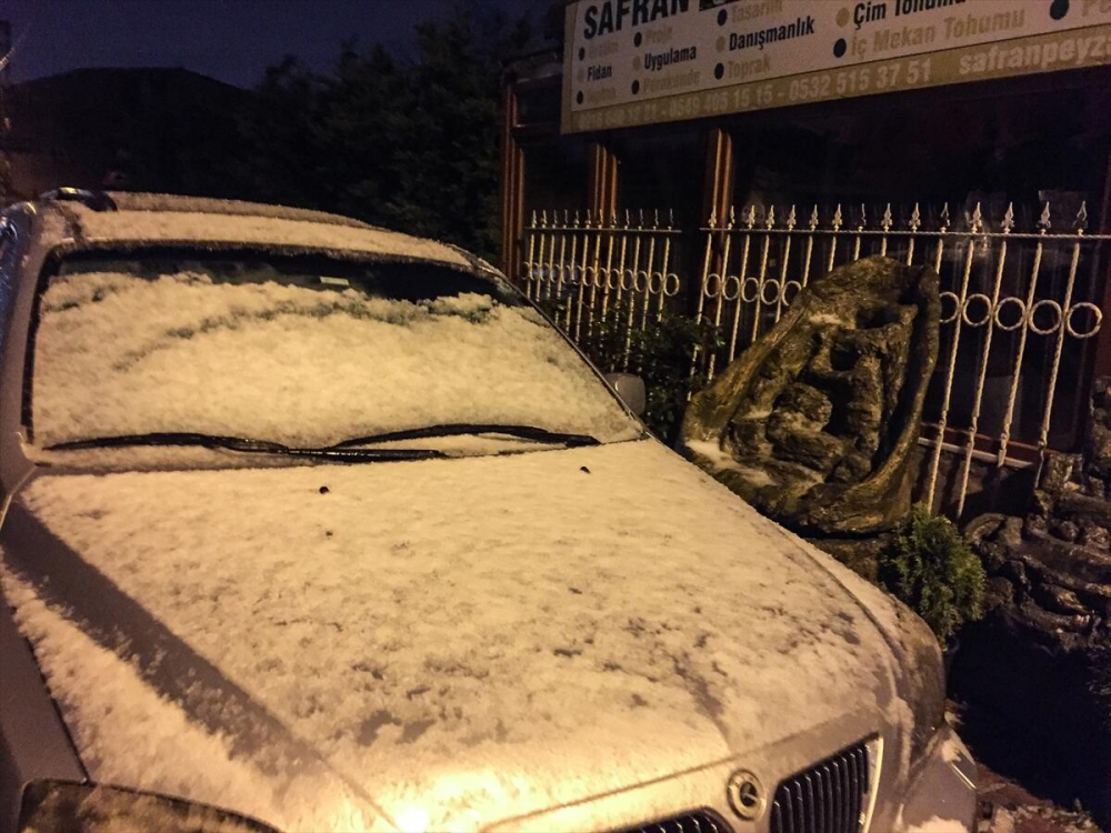 İstanbul'un yüksek kesimleri bir anda bembeyaz oldu 1