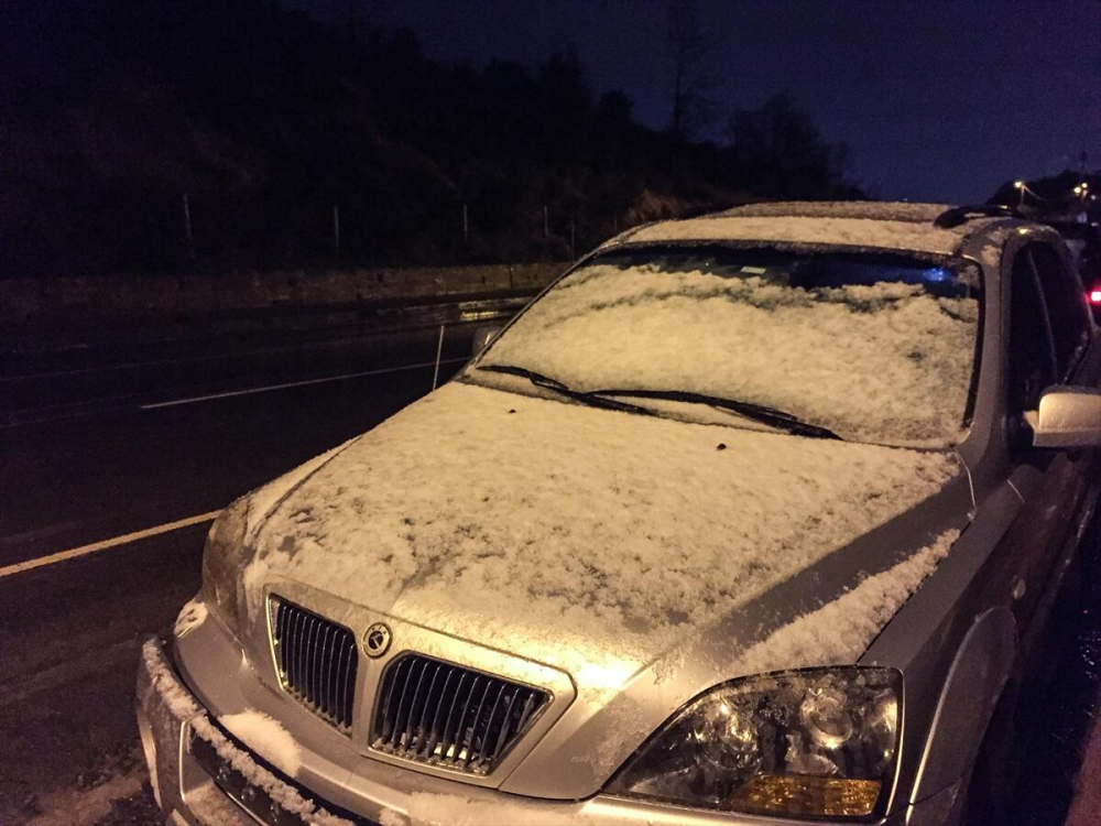 İstanbul'un yüksek kesimleri bir anda bembeyaz oldu 2