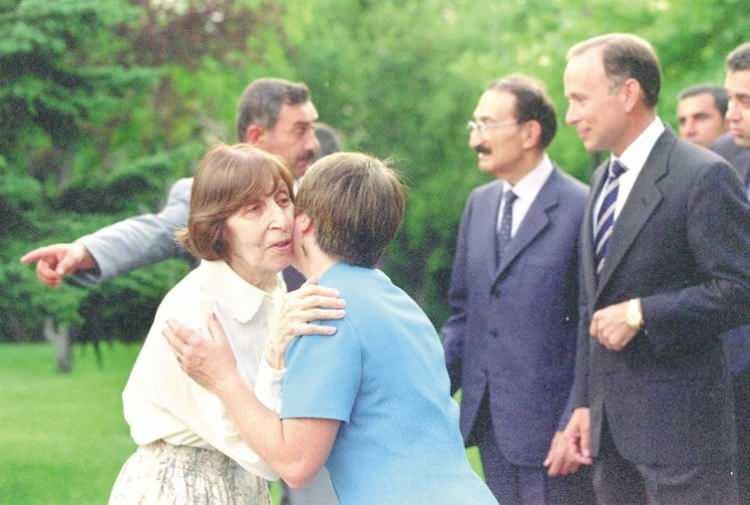 Eski Başbakan Bülent Ecevit'in eşi Rahşan Ecevit'in bilinmeyen fotoğrafları 45