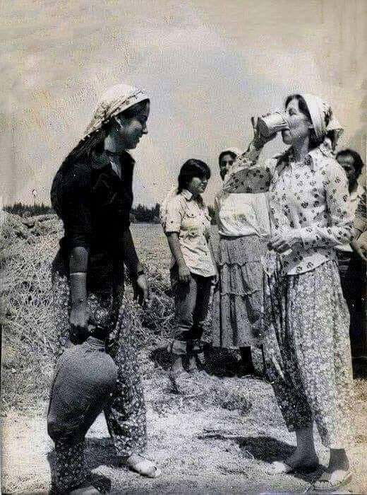 Eski Başbakan Bülent Ecevit'in eşi Rahşan Ecevit'in bilinmeyen fotoğrafları 5