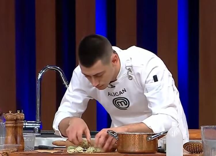 Masterchef Cemre ve Alican sevgili mi? Dikkat çeken açıklama 8