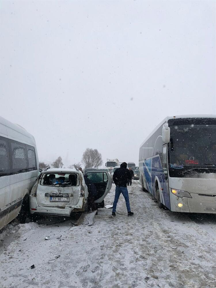 Karabük-Gerede kara yolunda zincirleme kaza: 11 araç karıştı 6