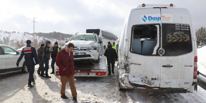 Karabük-Gerede kara yolunda zincirleme kaza: 11 araç karıştı