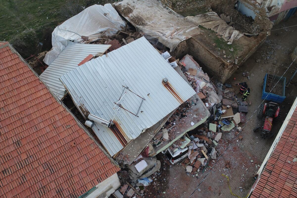 Depremin ardından Elazığ'da yürek burkan görüntüler... 17