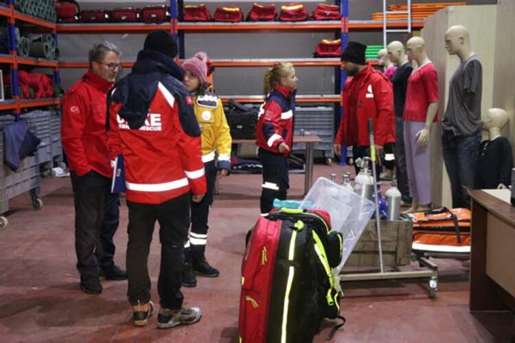 Tüm Türkiye seferber oldu:Elazığ'a yardım yağıyor 9