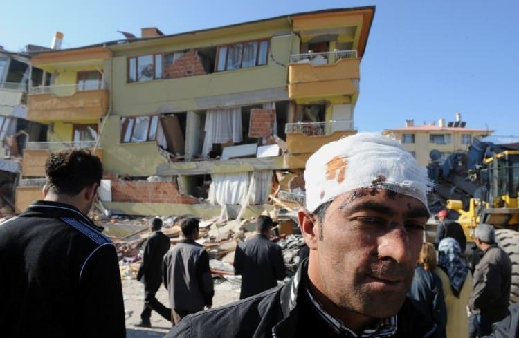 Türkiye'de son 100 senede yaşanan büyük depremler 20