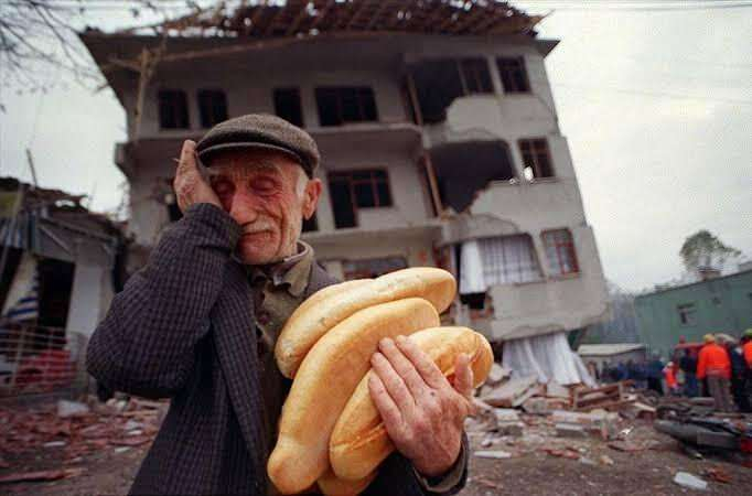 Türkiye'de son 100 senede yaşanan büyük depremler 24