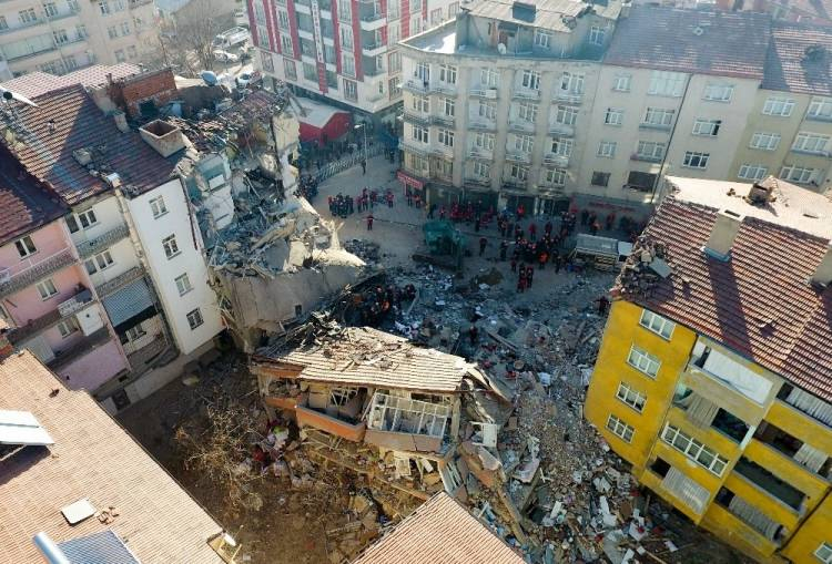 Türkiye'de son 100 senede yaşanan büyük depremler 3