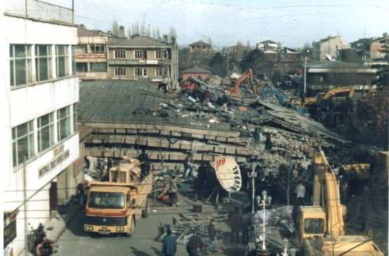 Türkiye'de son 100 senede yaşanan büyük depremler 34